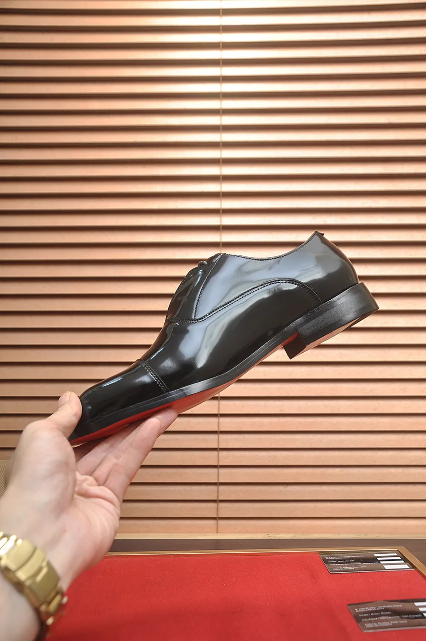 Men's shoes 💰620💶 [Chrstian Loubotin] Red-soled shoes 💋Original mold opening, the highest version on the market, purely handmade ➕Imported cowhide uppers, first-layer water-dyed cowhide lining! Original EU high-gloss outsole. 38 to 45 (45 customized)